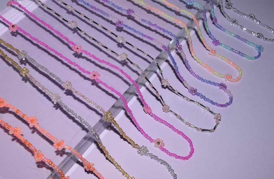 Dainty Flower Necklace (Dusky 3 Tone)