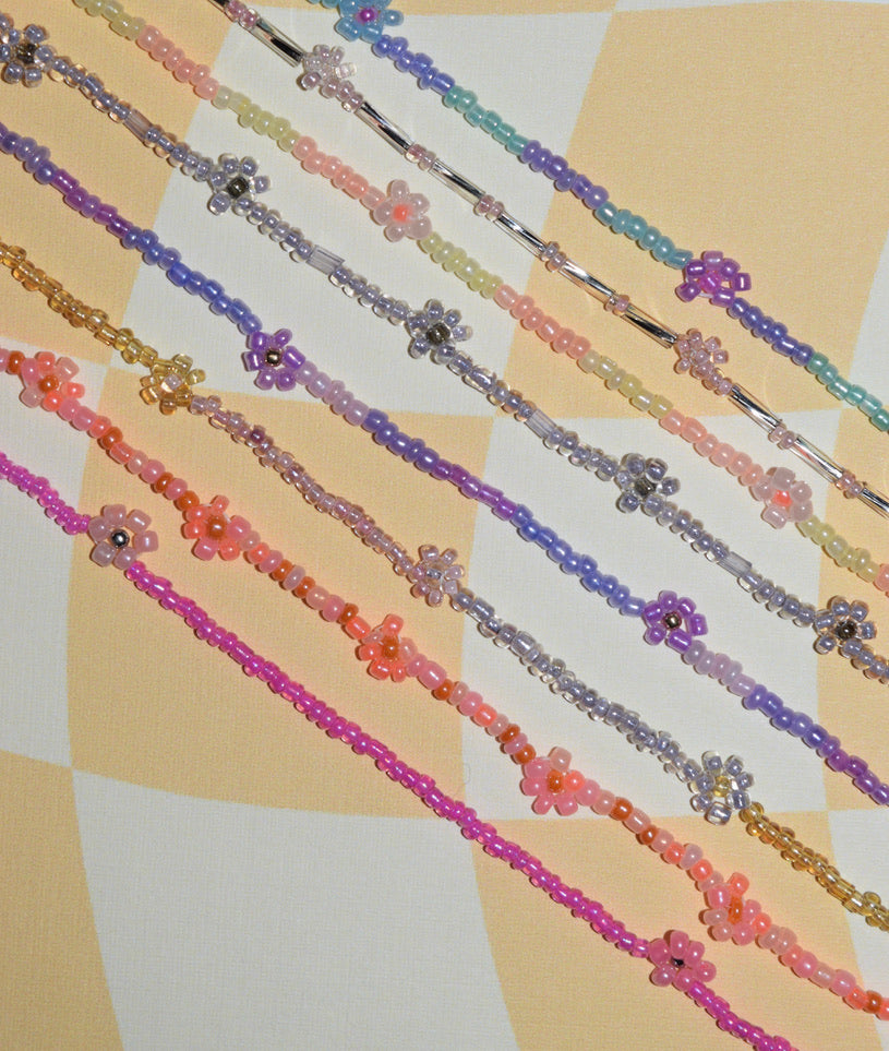 Dainty Flower Necklace (Silver)