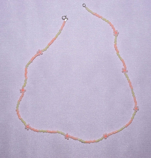 Dainty Flower Necklace (Peach)