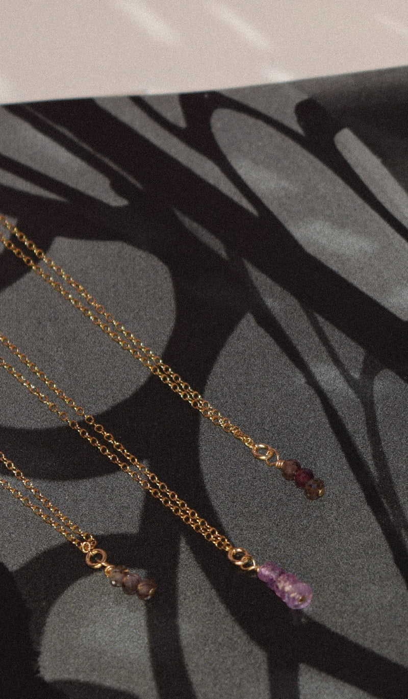 Sapphire Glow Necklace (Scarlet)