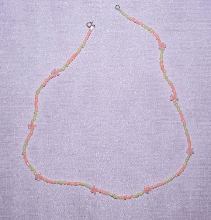 dainty flower necklace (peach)