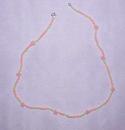 dainty flower necklace (peach)